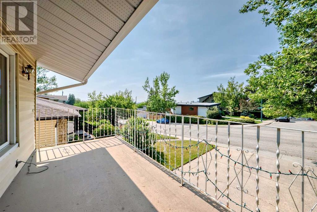 Single Family House Bungalow for Sale in  Conrad Drive NW Charleswood Calgary 