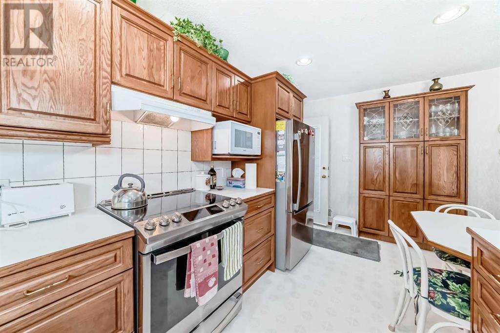 Single Family House Bungalow for Sale in  Conrad Drive NW Charleswood Calgary 