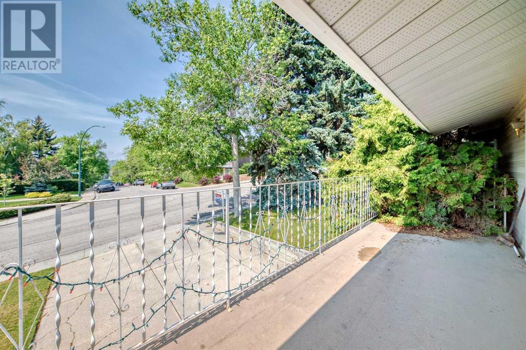 Single Family House Bungalow for Sale in  Conrad Drive NW Charleswood Calgary 