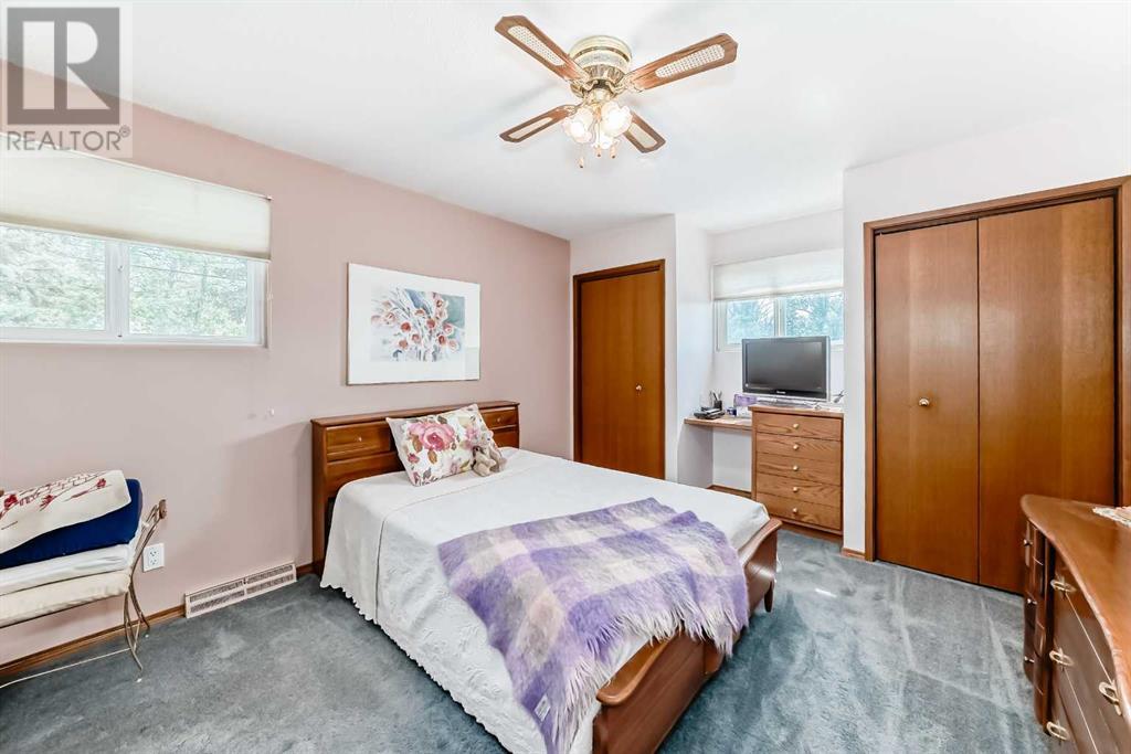 Single Family House Bungalow for Sale in  Conrad Drive NW Charleswood Calgary 