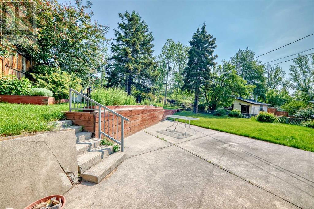 Single Family House Bungalow for Sale in  Conrad Drive NW Charleswood Calgary 