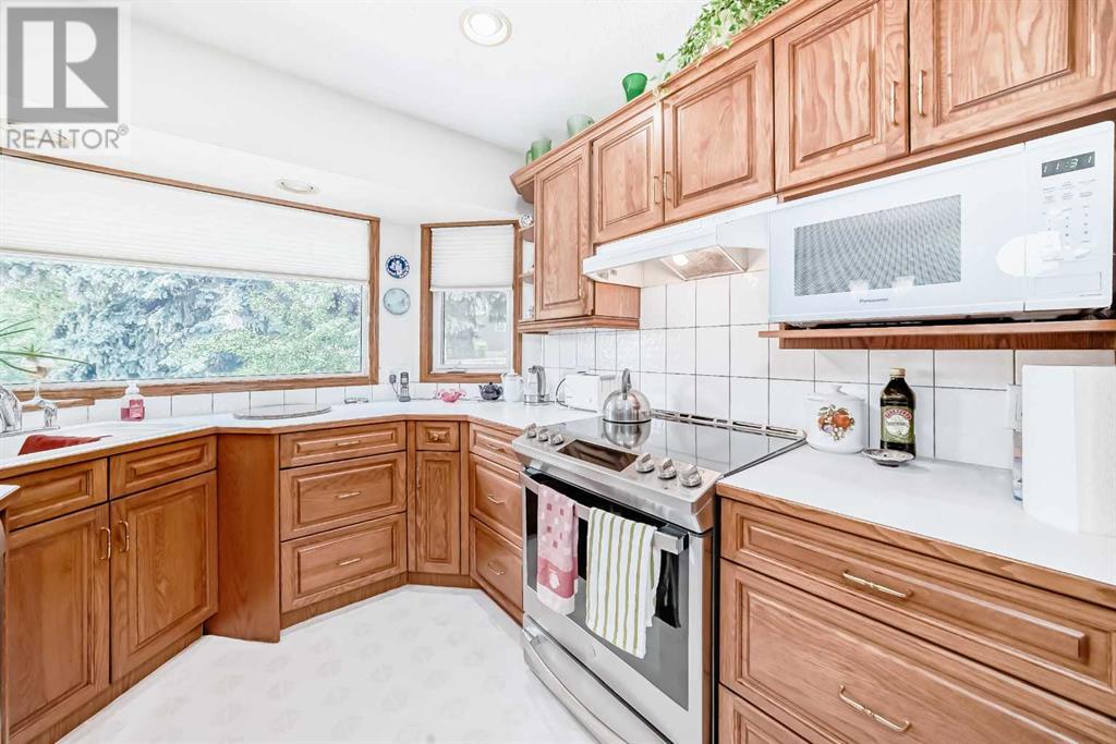 Single Family House Bungalow for Sale in  Conrad Drive NW Charleswood Calgary 