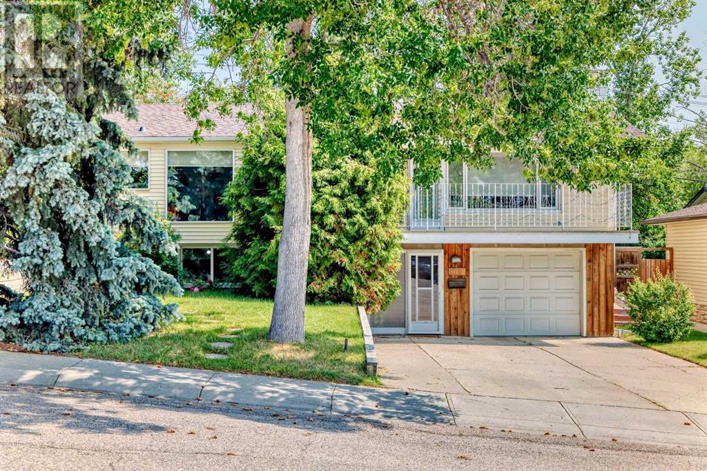 Single Family House Bungalow for Sale in  Conrad Drive NW Charleswood Calgary 