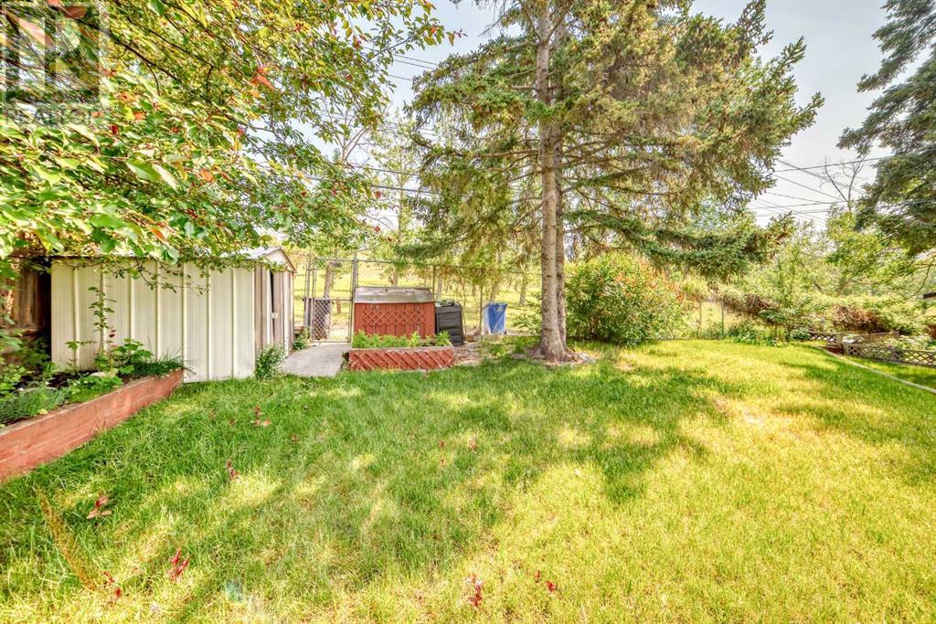Single Family House Bungalow for Sale in  Conrad Drive NW Charleswood Calgary 