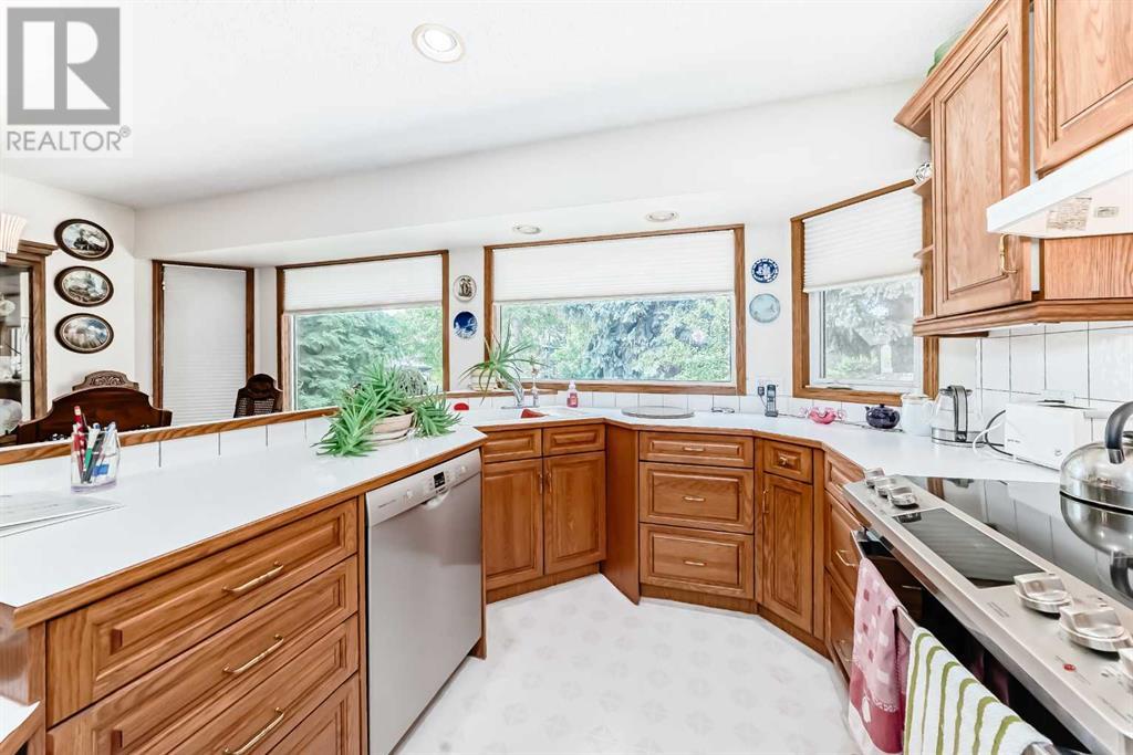 Single Family House Bungalow for Sale in  Conrad Drive NW Charleswood Calgary 