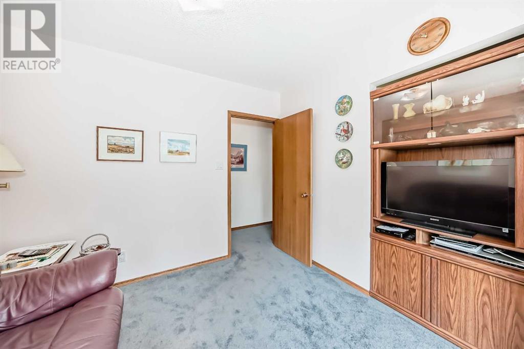 Single Family House Bungalow for Sale in  Conrad Drive NW Charleswood Calgary 