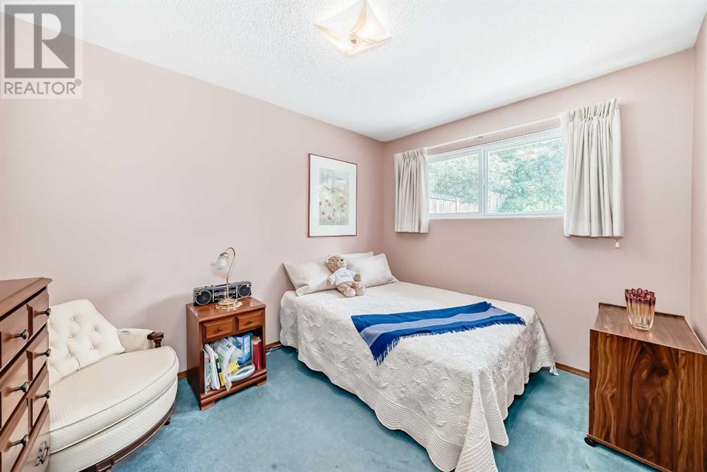 Single Family House Bungalow for Sale in  Conrad Drive NW Charleswood Calgary 