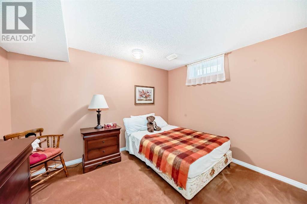 Single Family House Bungalow for Sale in  Conrad Drive NW Charleswood Calgary 