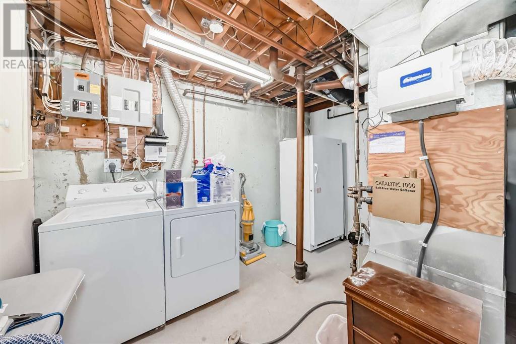 Single Family House Bungalow for Sale in  Conrad Drive NW Charleswood Calgary 