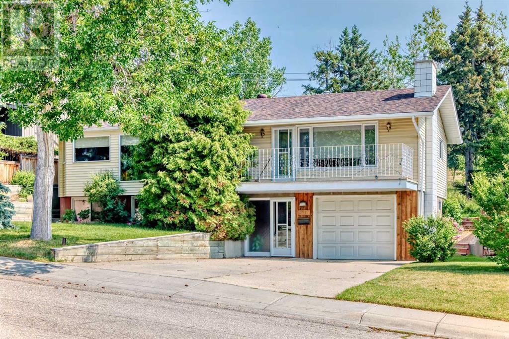 Single Family House Bungalow for Sale in  Conrad Drive NW Charleswood Calgary 