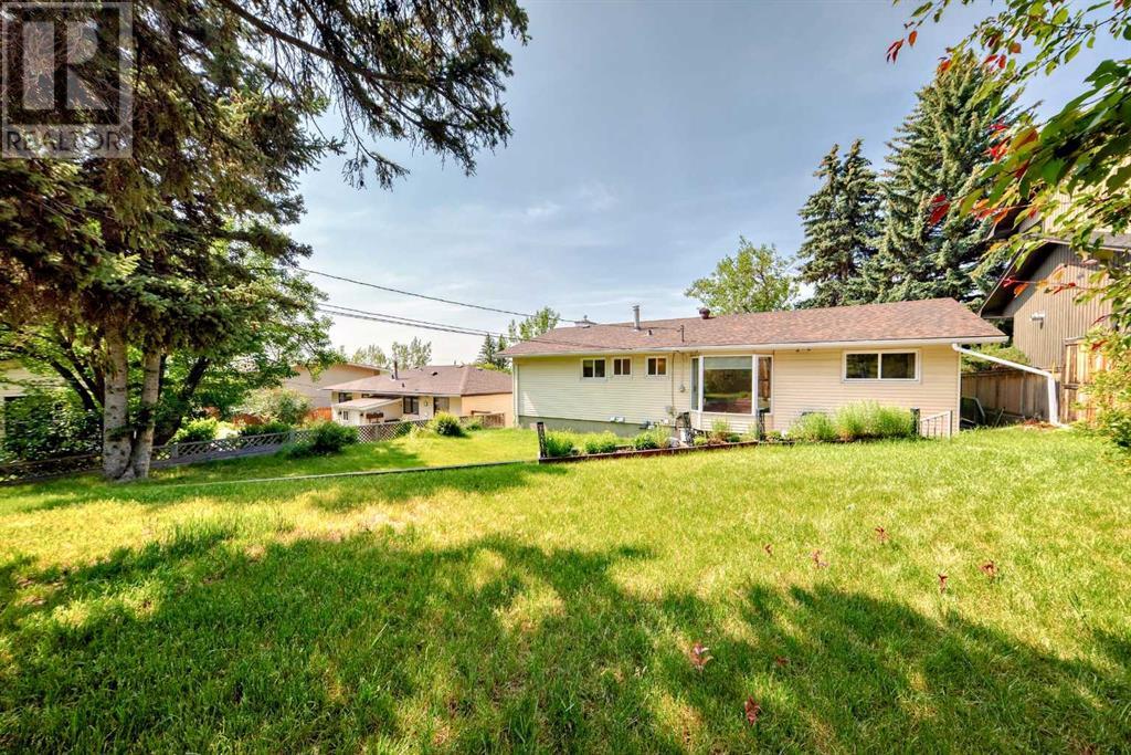 Single Family House Bungalow for Sale in  Conrad Drive NW Charleswood Calgary 