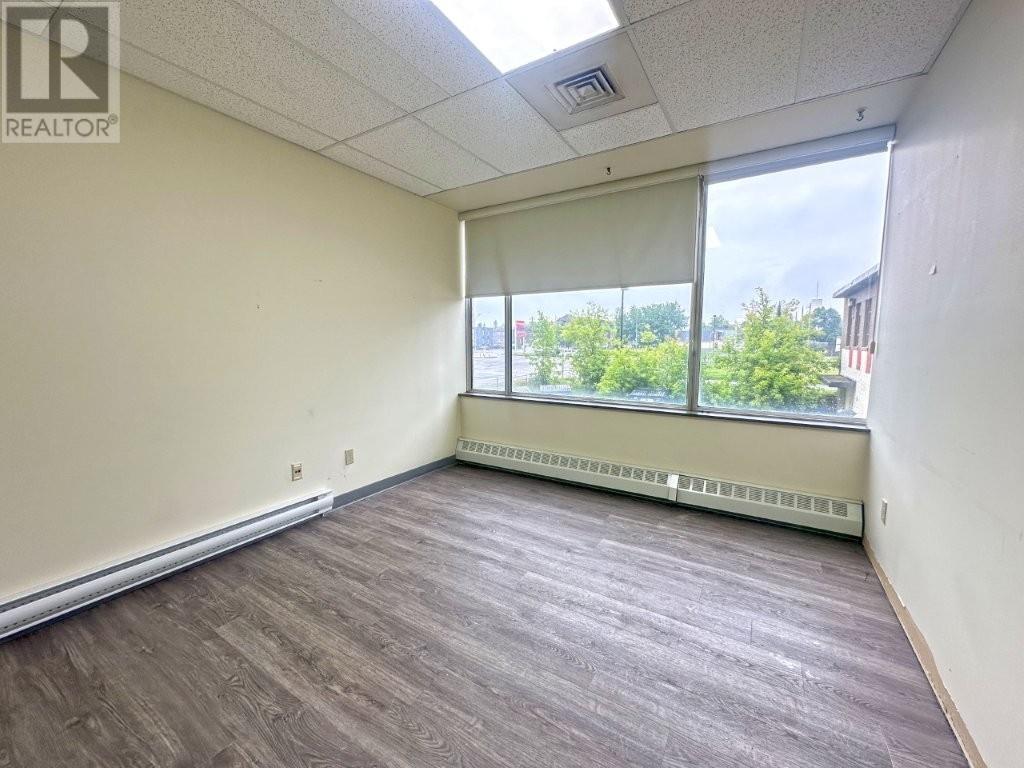 Photo 34 of 104 325 Archibald Street S, Thunder Bay ON