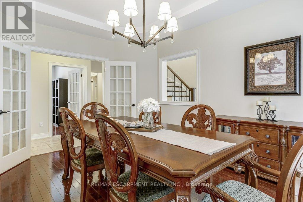 Photo 10 of 98 Davidson Boulevard, Hamilton ON