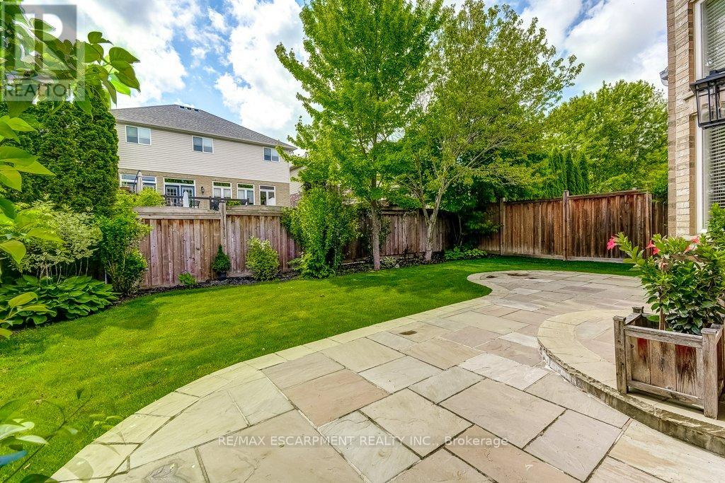 Photo 34 of 98 Davidson Boulevard, Hamilton ON