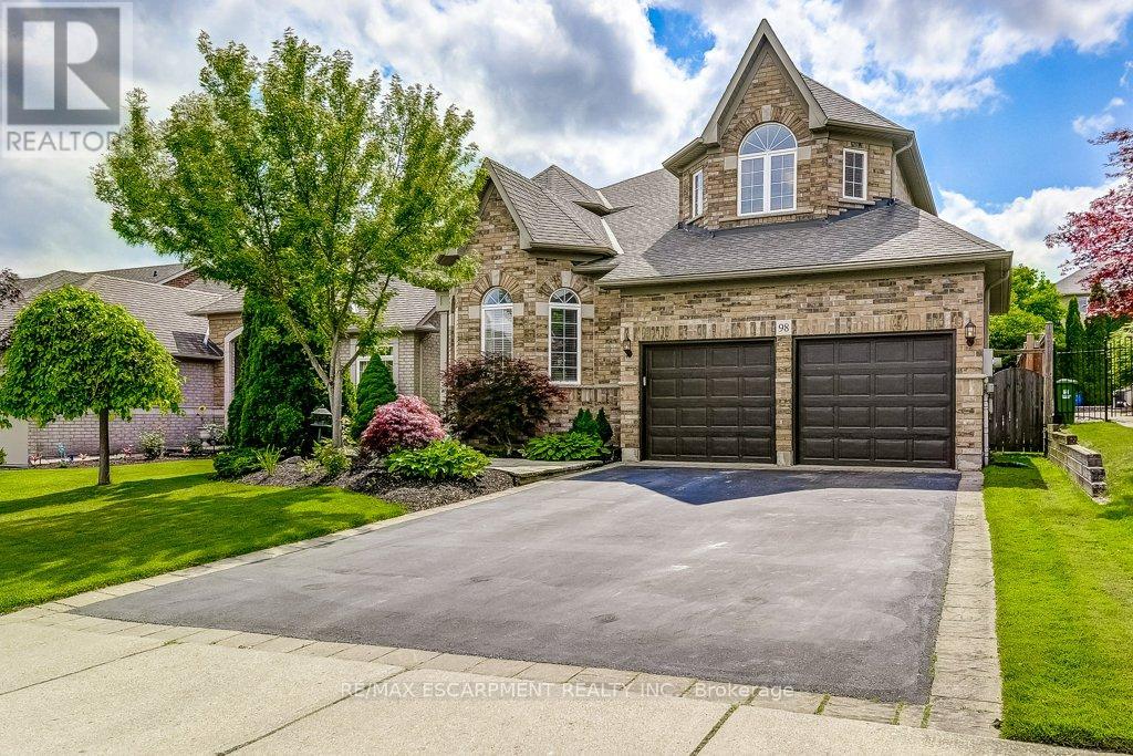 Photo 1 of 98 Davidson Boulevard, Hamilton ON