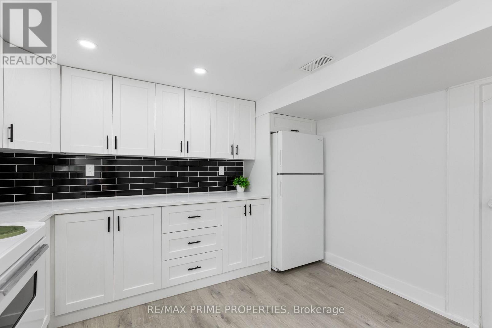 Photo 31 of 1035 Connery Avenue, Ottawa ON