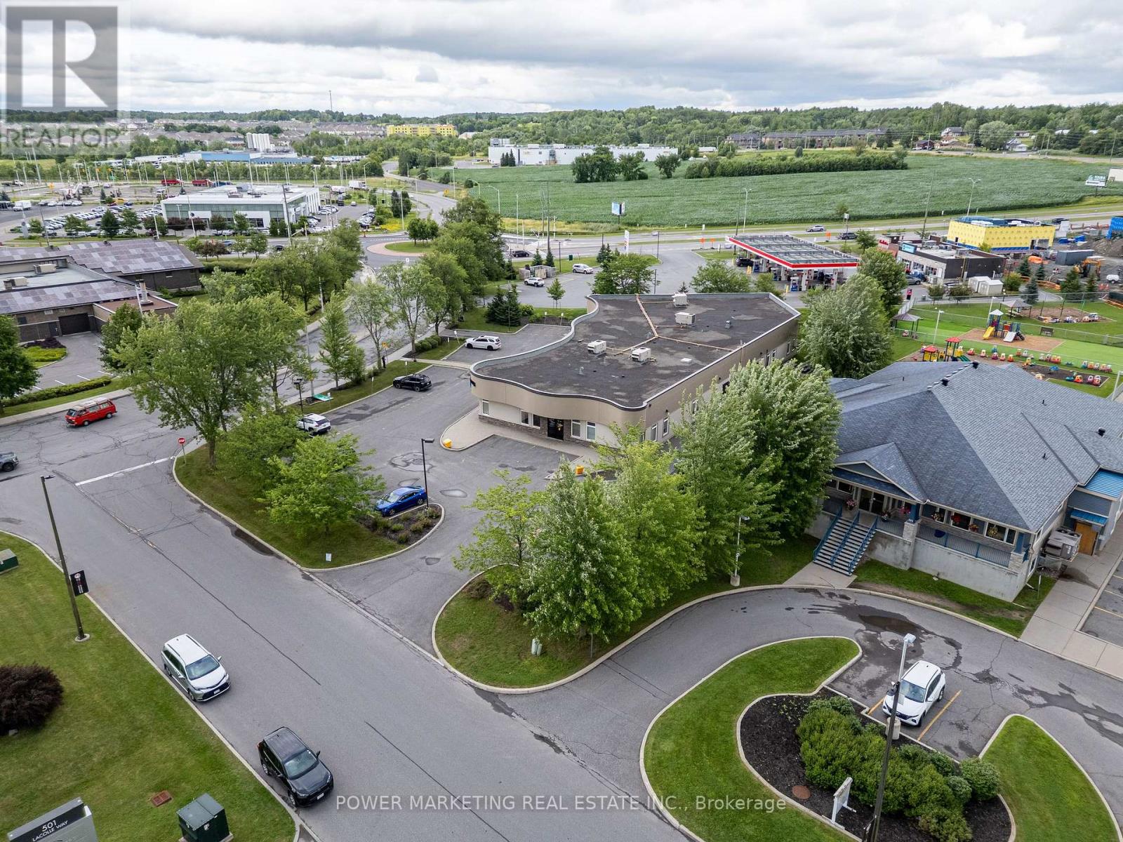Photo 5 of 500 Lacolle Way, Ottawa ON