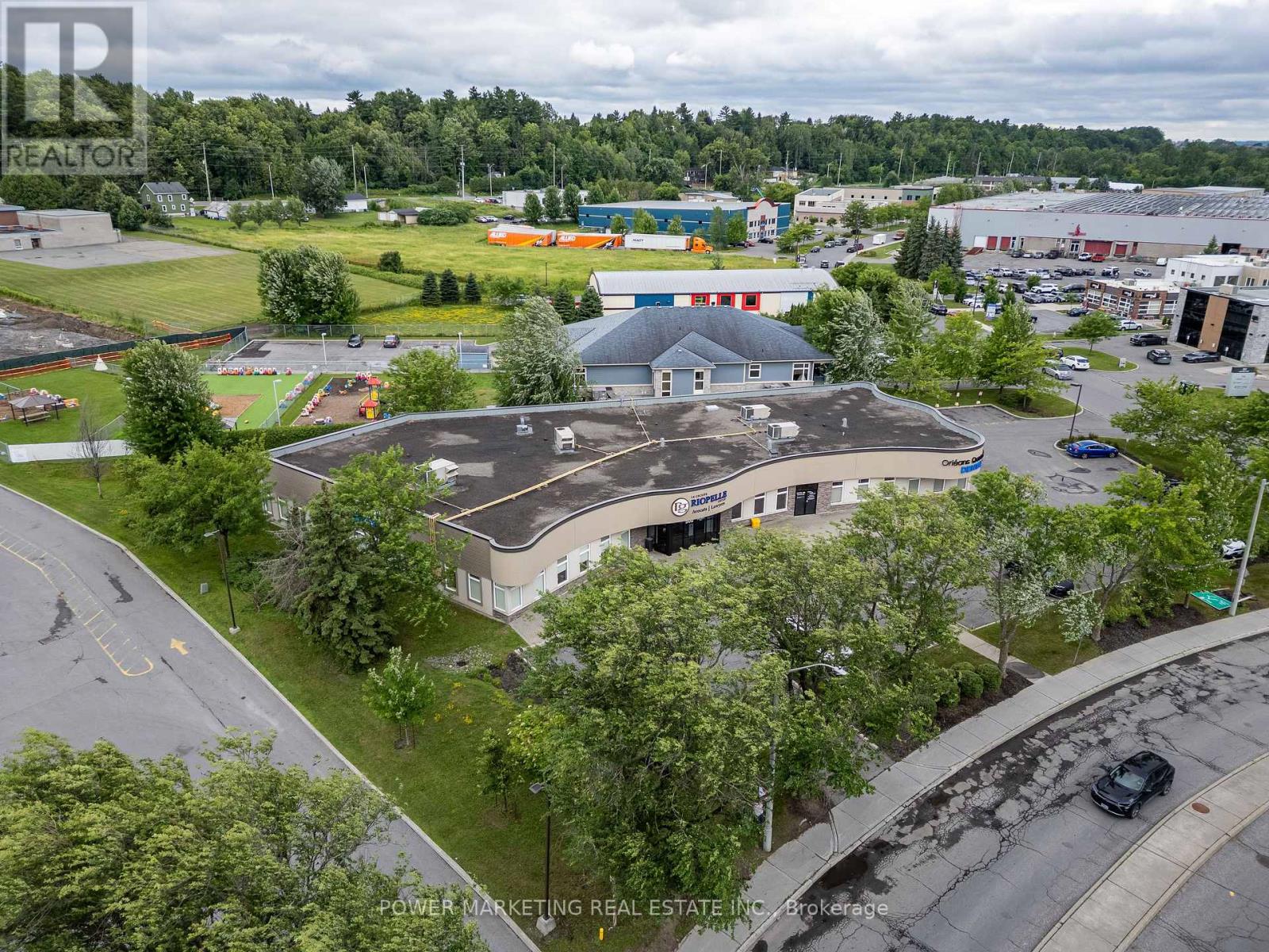 Photo 13 of 500 Lacolle Way, Ottawa ON