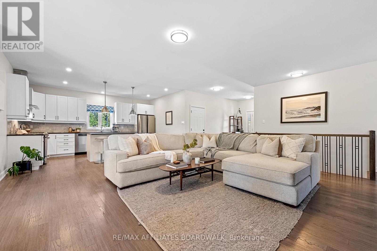 Photo 12 of 400 Cinnamon Crescent, Ottawa ON