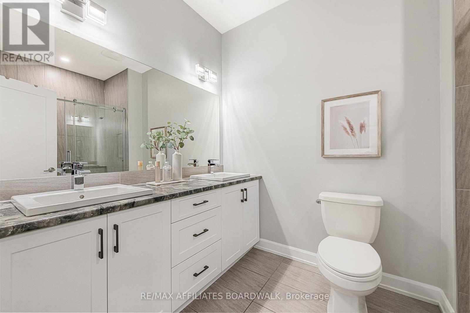 Photo 21 of 400 Cinnamon Crescent, Ottawa ON