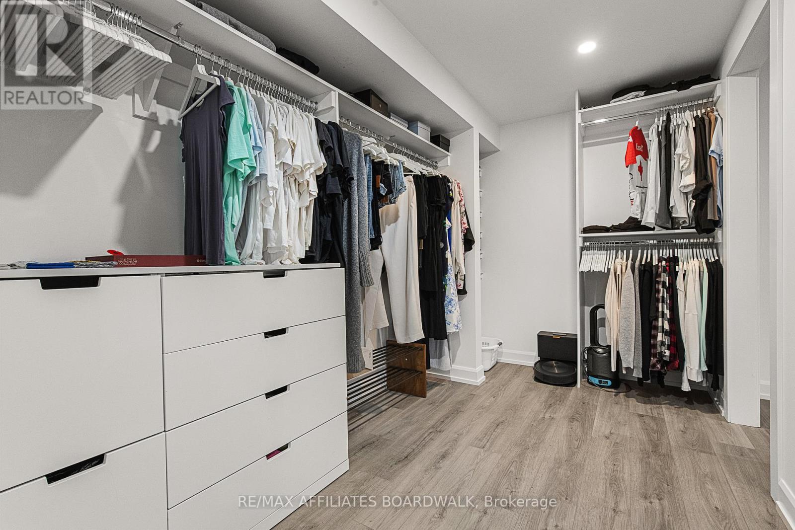 Photo 37 of 400 Cinnamon Crescent, Ottawa ON