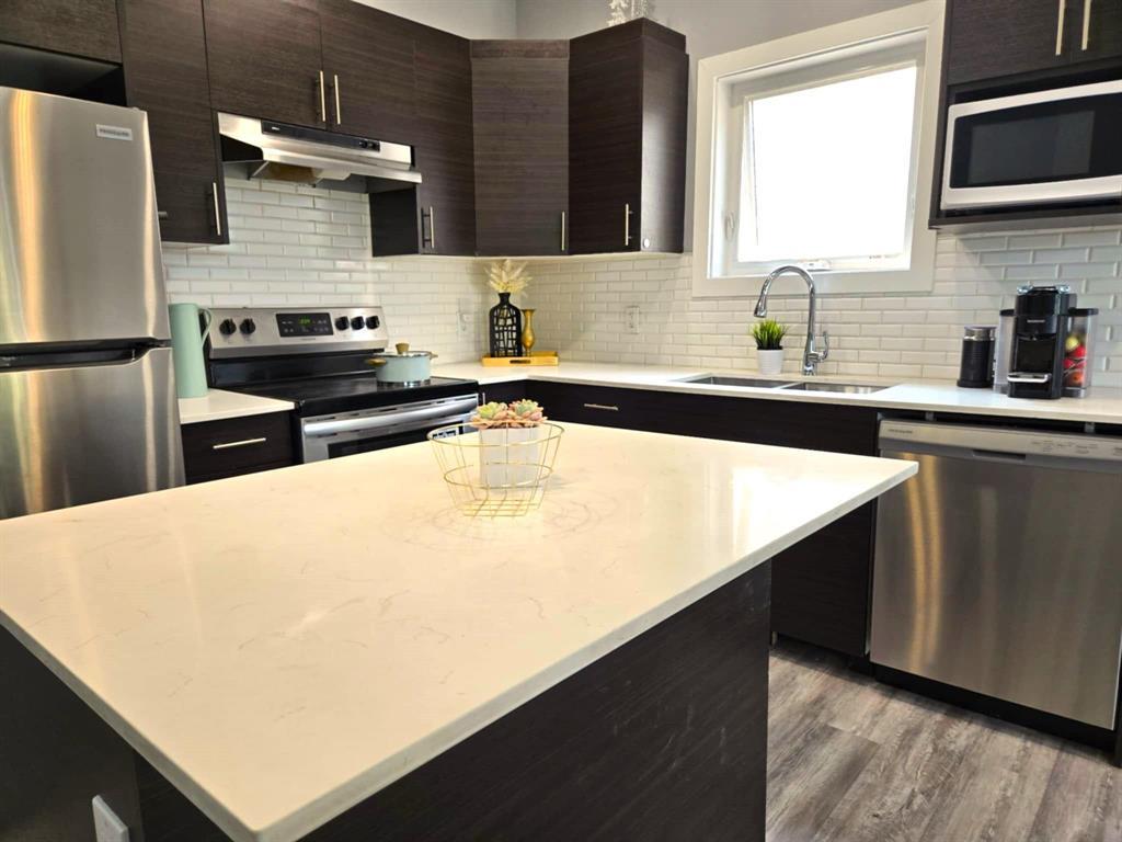 Photo 3 of 1814 Legion Avenue, Winnipeg MB