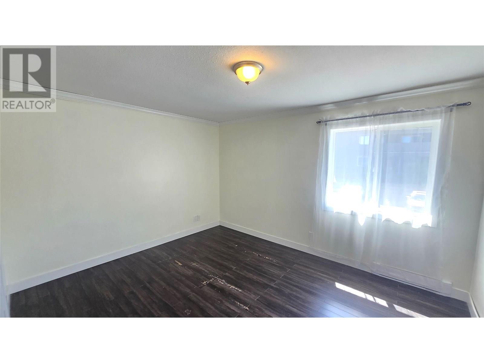 #211 44 WHITESHIELD S CRESCENT - 14