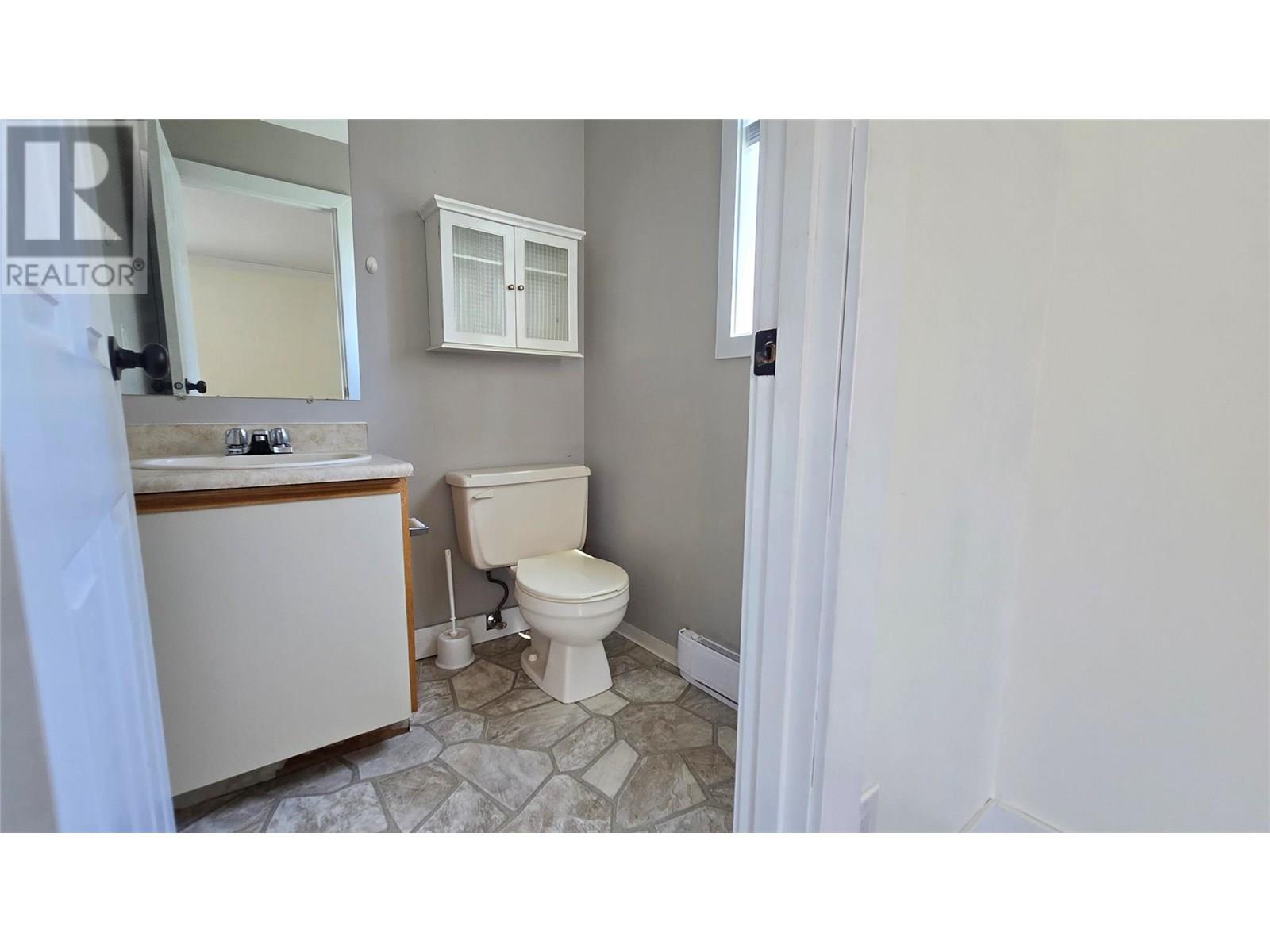 #211 44 WHITESHIELD S CRESCENT - 15