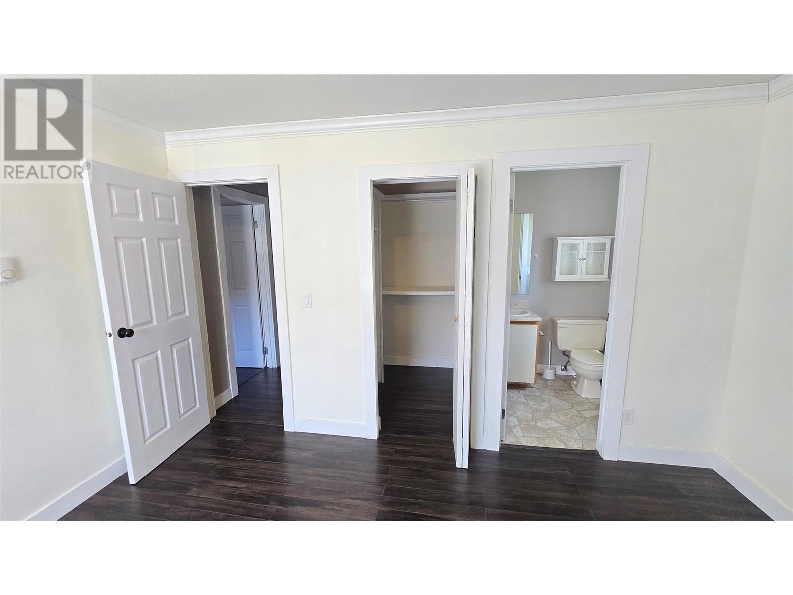 #211 44 WHITESHIELD S CRESCENT - 17
