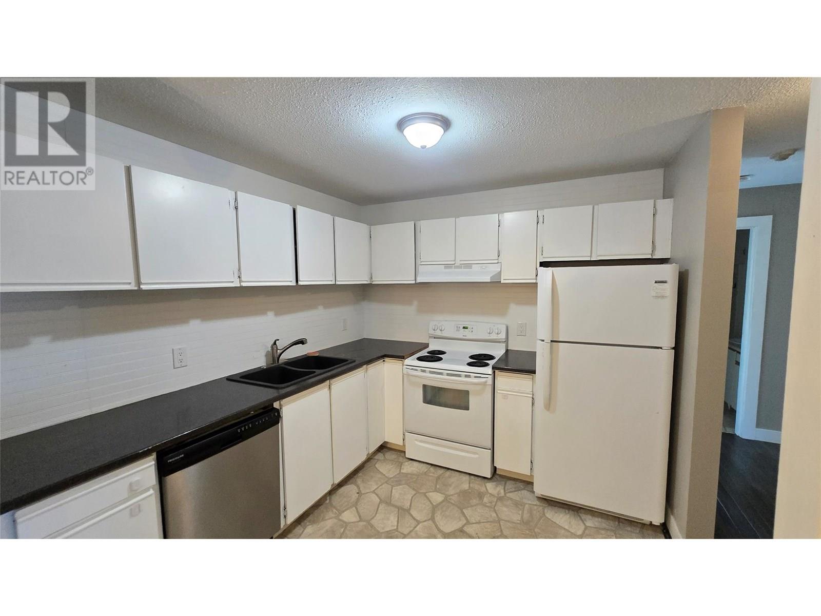 #211 44 WHITESHIELD S CRESCENT - 3