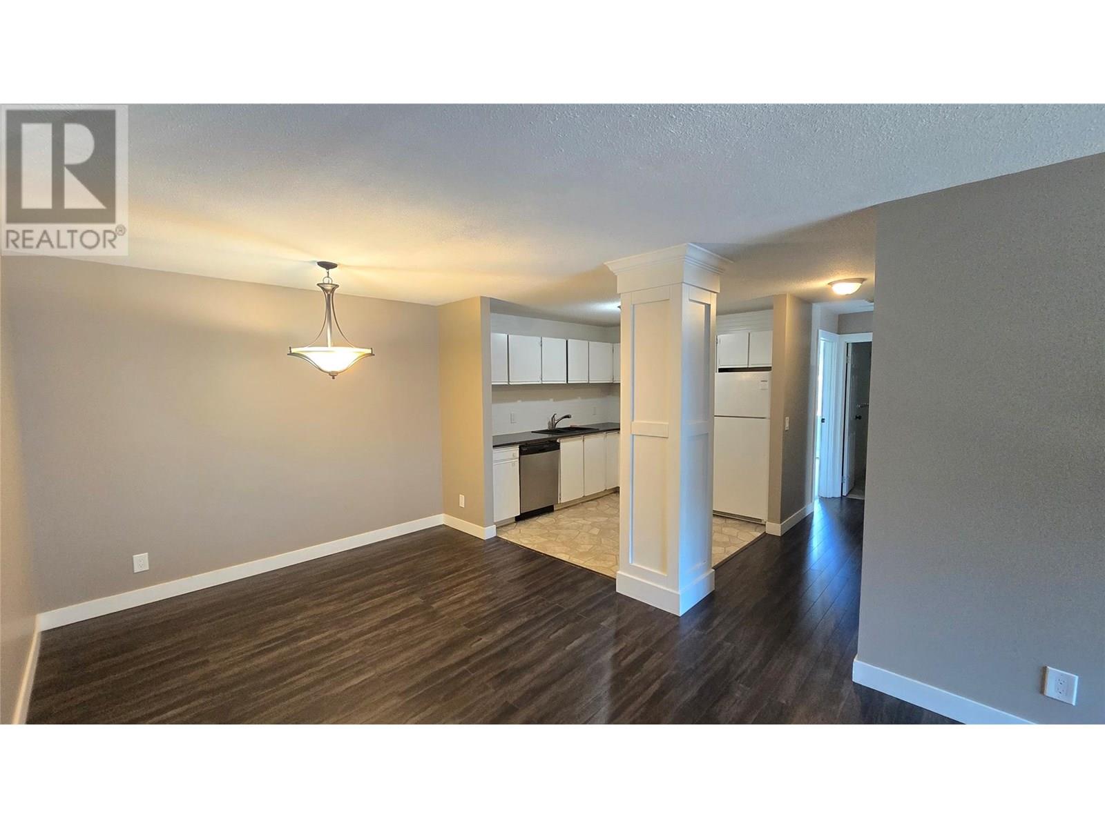 #211 44 WHITESHIELD S CRESCENT - 4