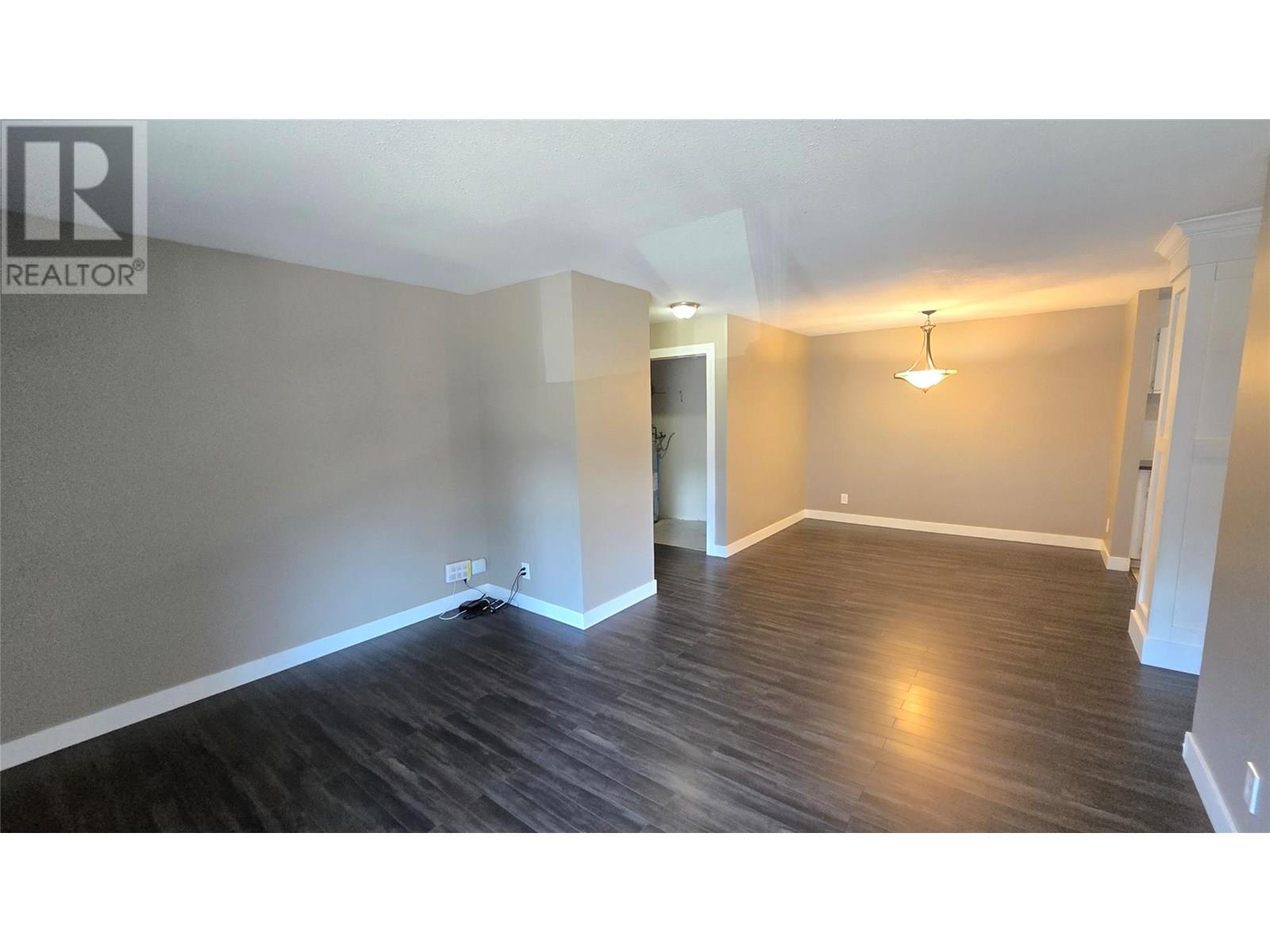 #211 44 WHITESHIELD S CRESCENT - 5
