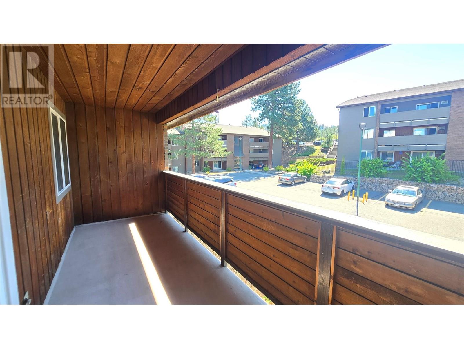 #211 44 WHITESHIELD S CRESCENT - 7