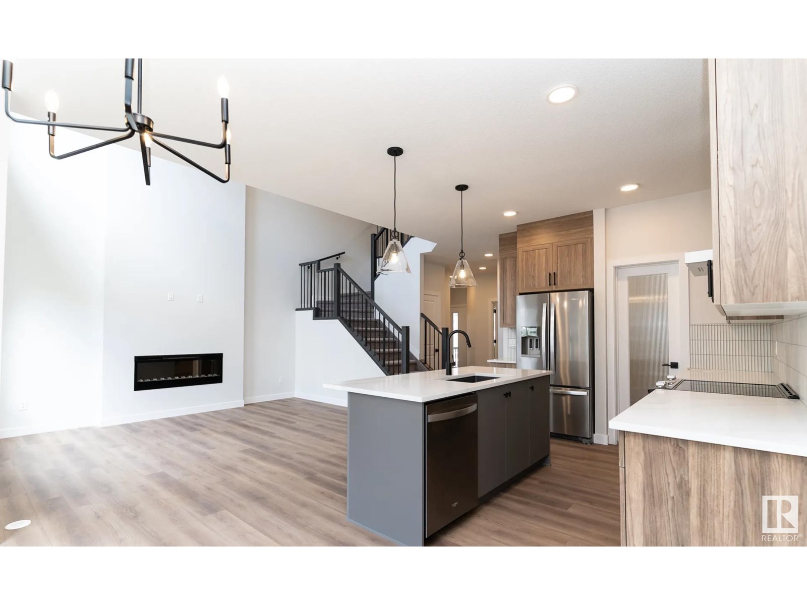 Photo 6 of 3026 Dixon Ld Sw, Edmonton AB
