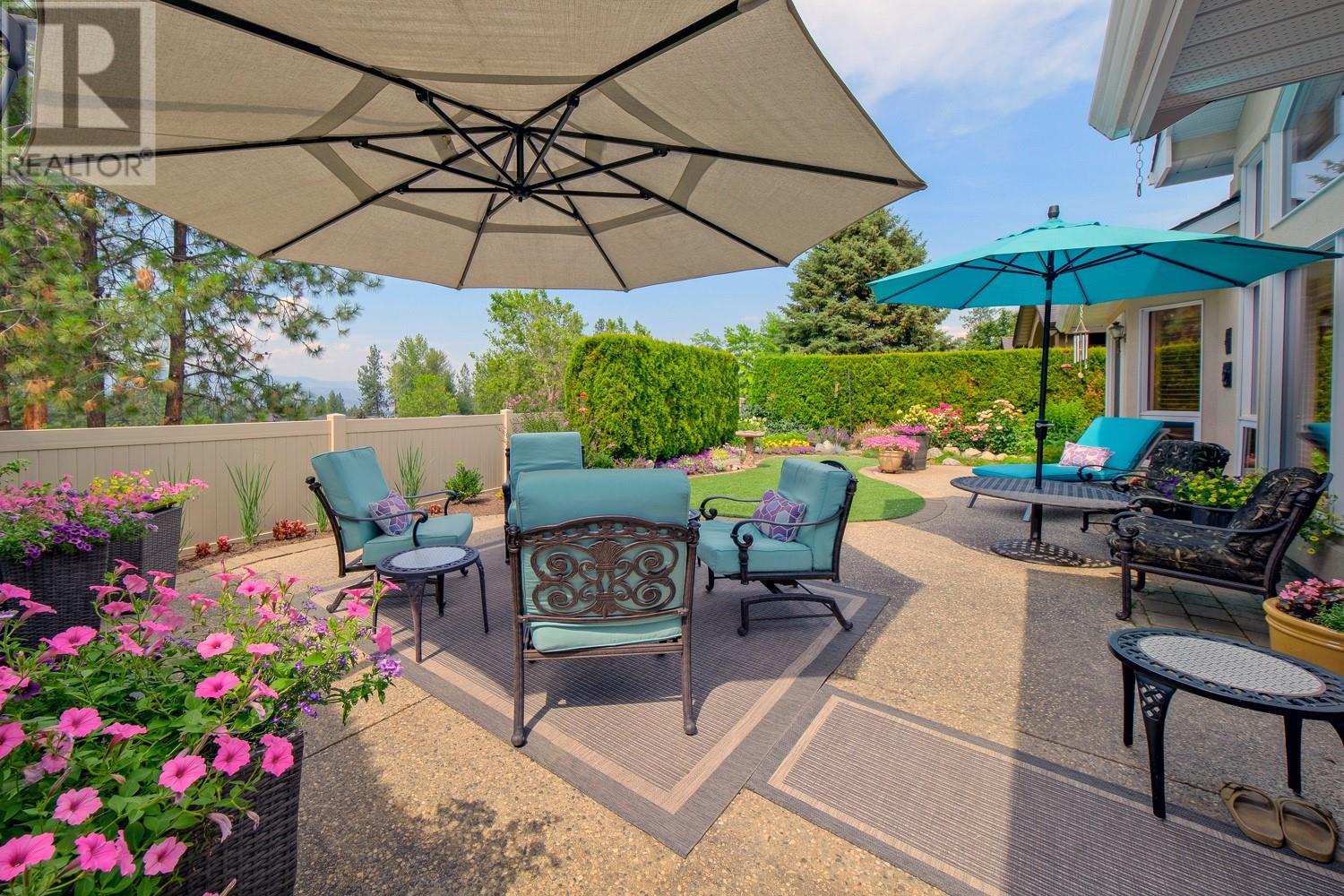 Photo 4 of 4008 Gallaghers Terrace, Kelowna BC