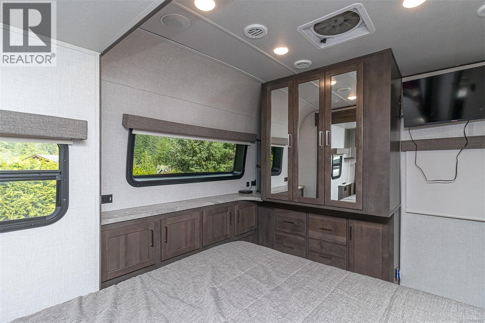Photo 18 of 5 8631 South Shore Rd, Lake Cowichan BC