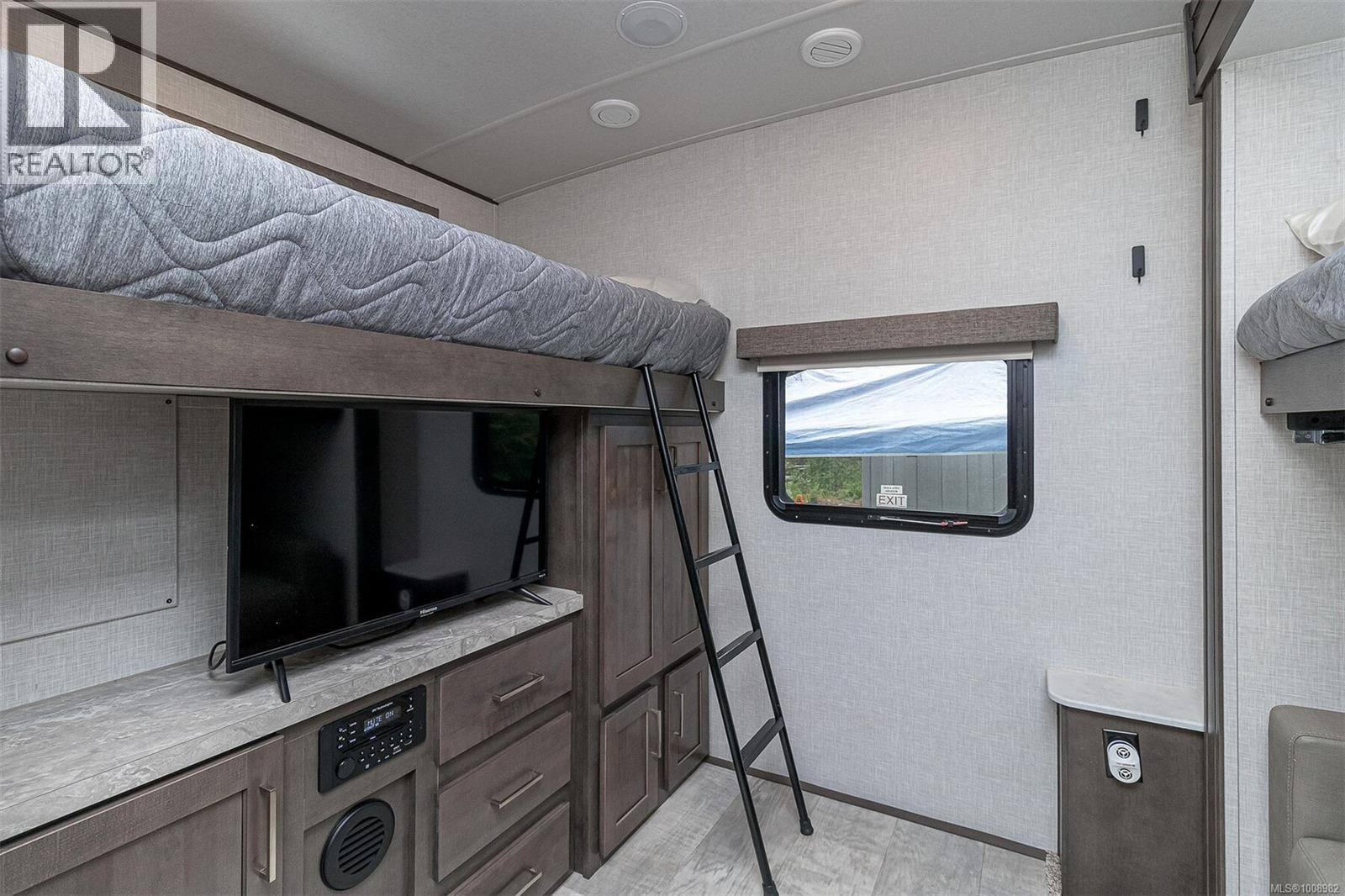 Photo 12 of 5 8631 South Shore Rd, Lake Cowichan BC