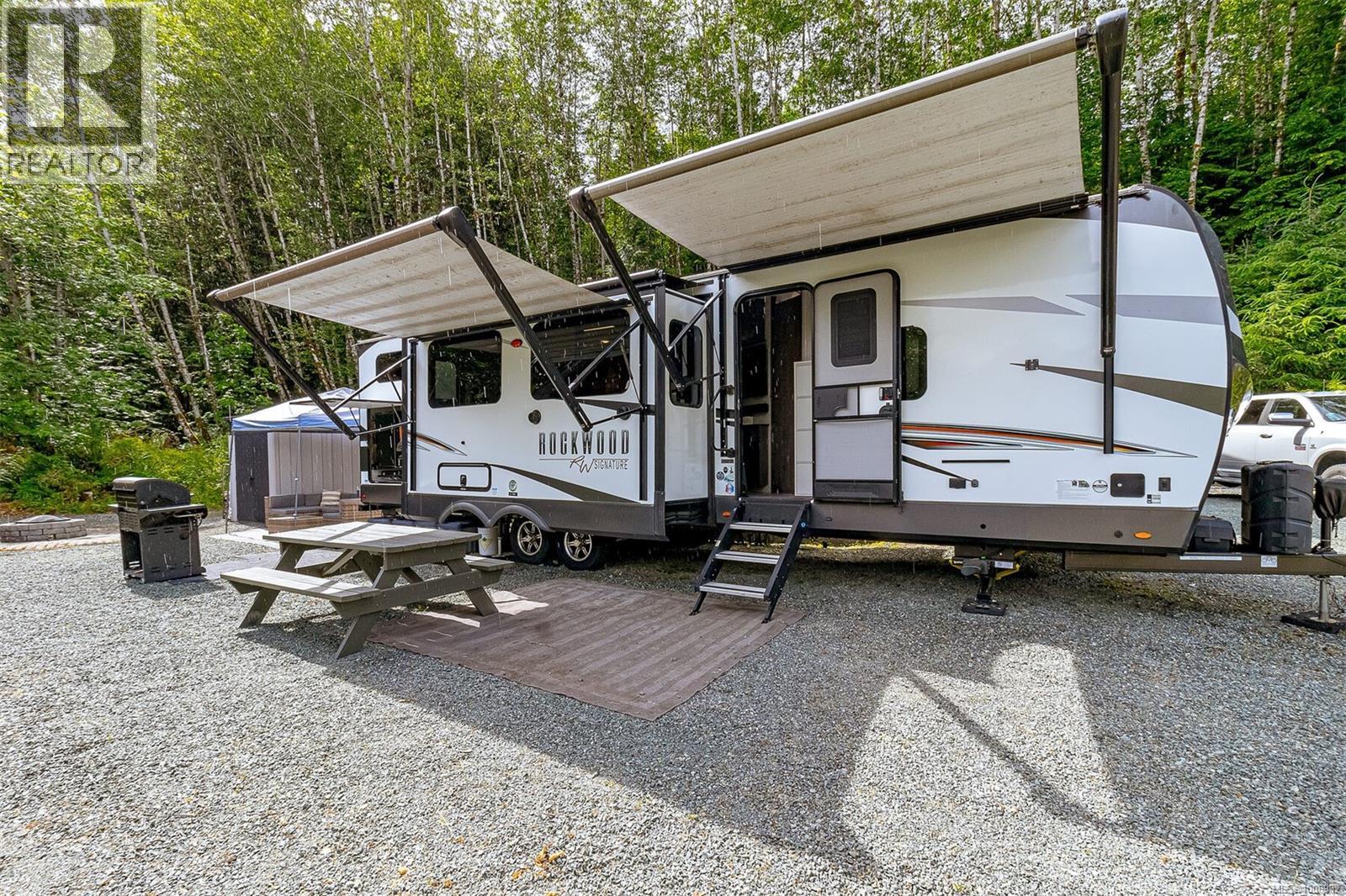 Photo 14 of 5 8631 South Shore Rd, Lake Cowichan BC