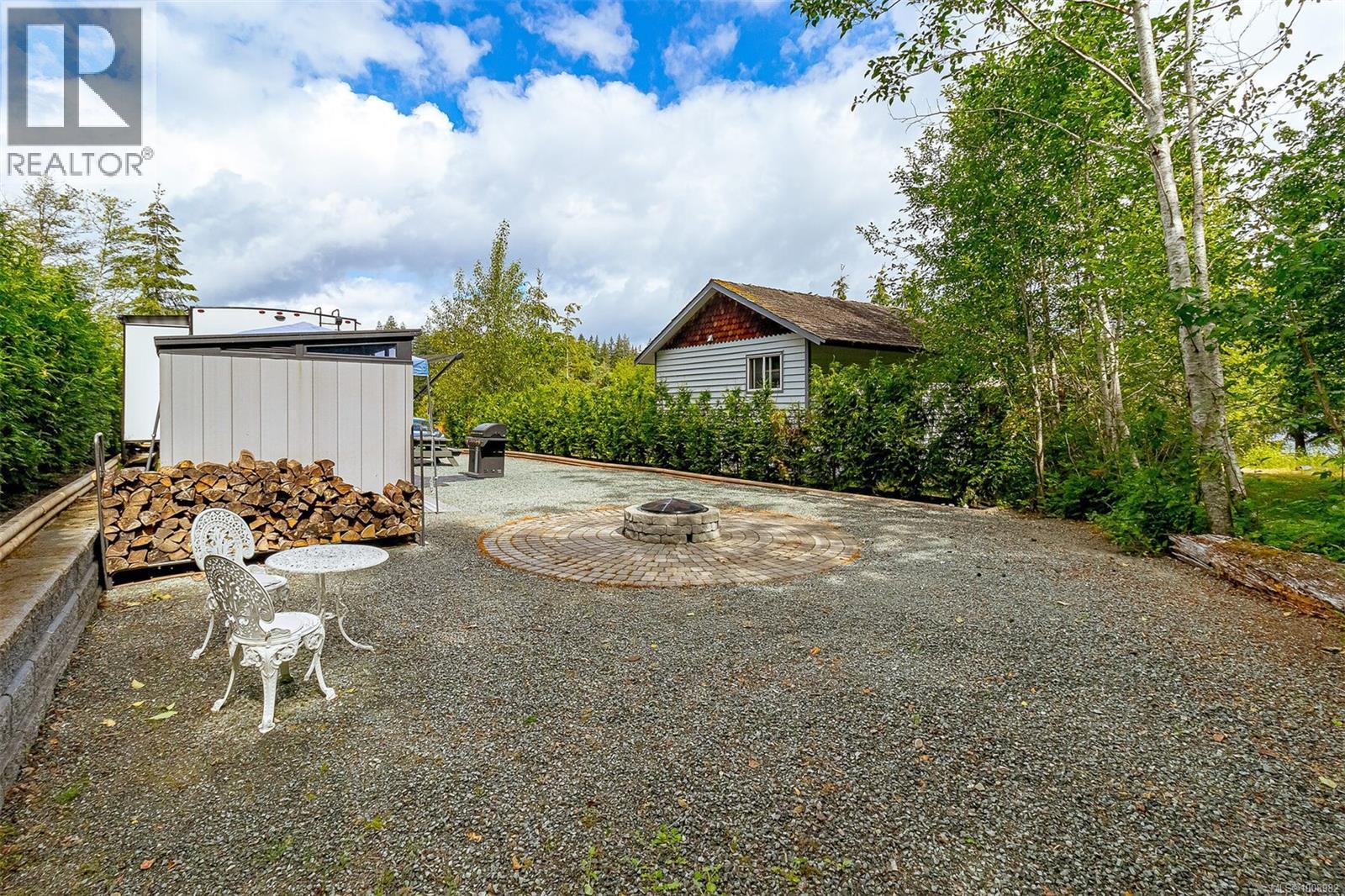 Photo 8 of 5 8631 South Shore Rd, Lake Cowichan BC
