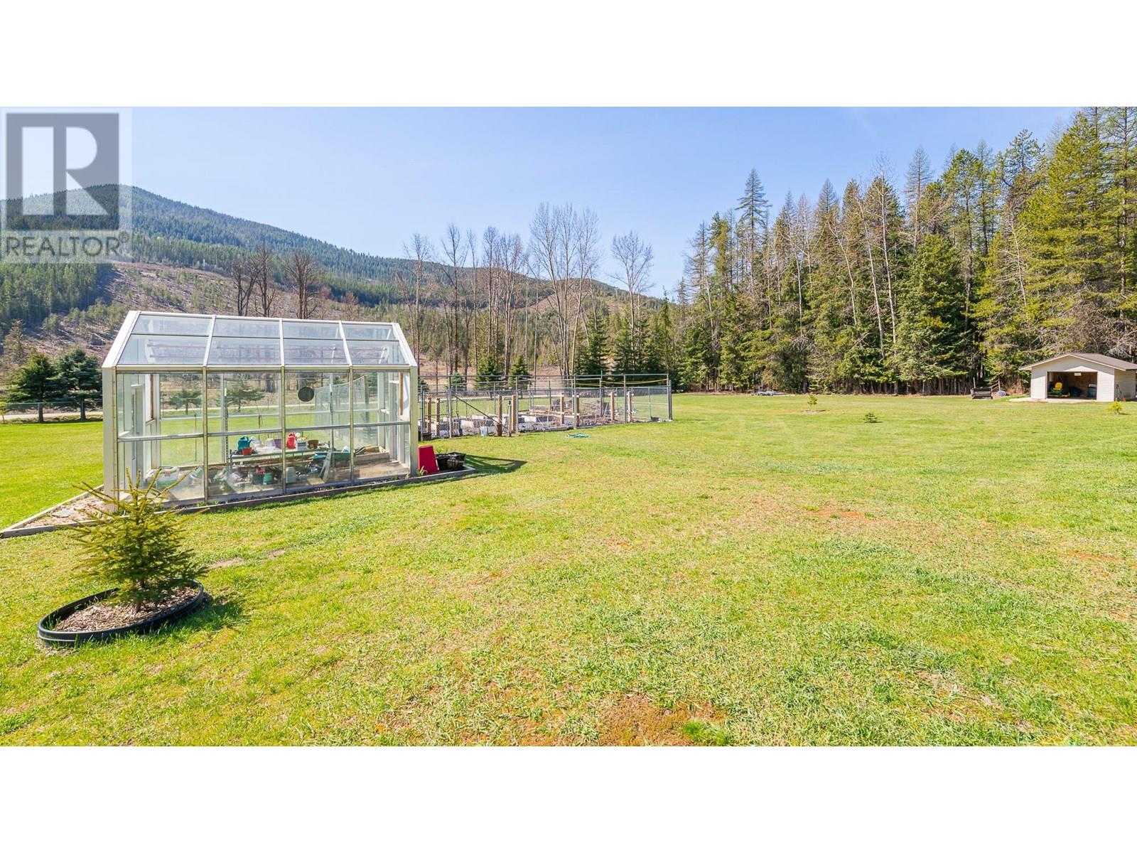 1087 Bear Brook Road, Creston