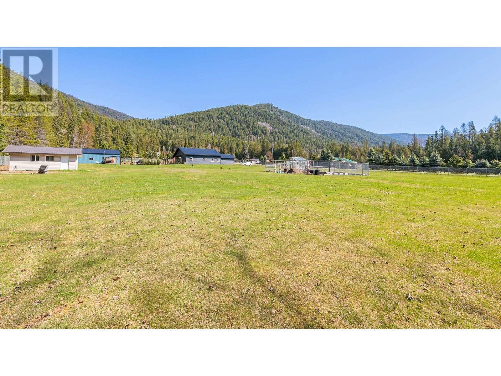 1087 Bear Brook Road, Creston