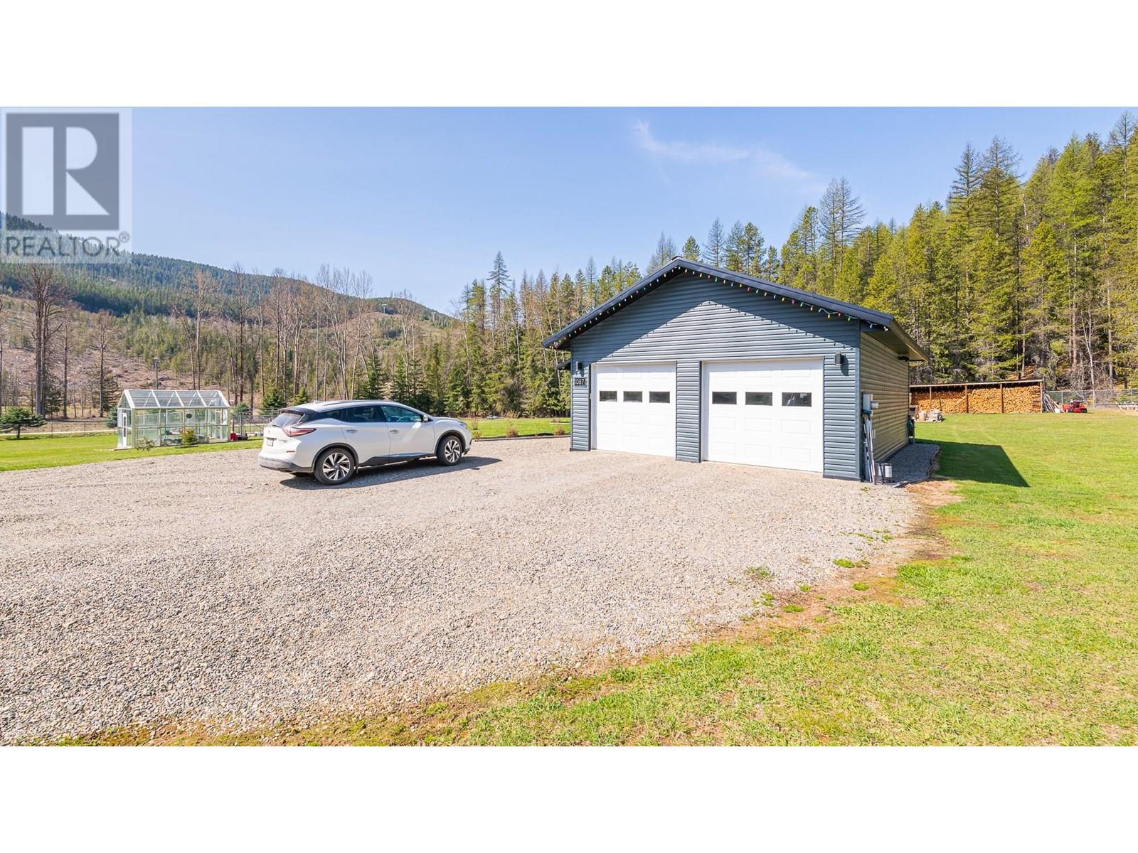 1087 Bear Brook Road, Creston