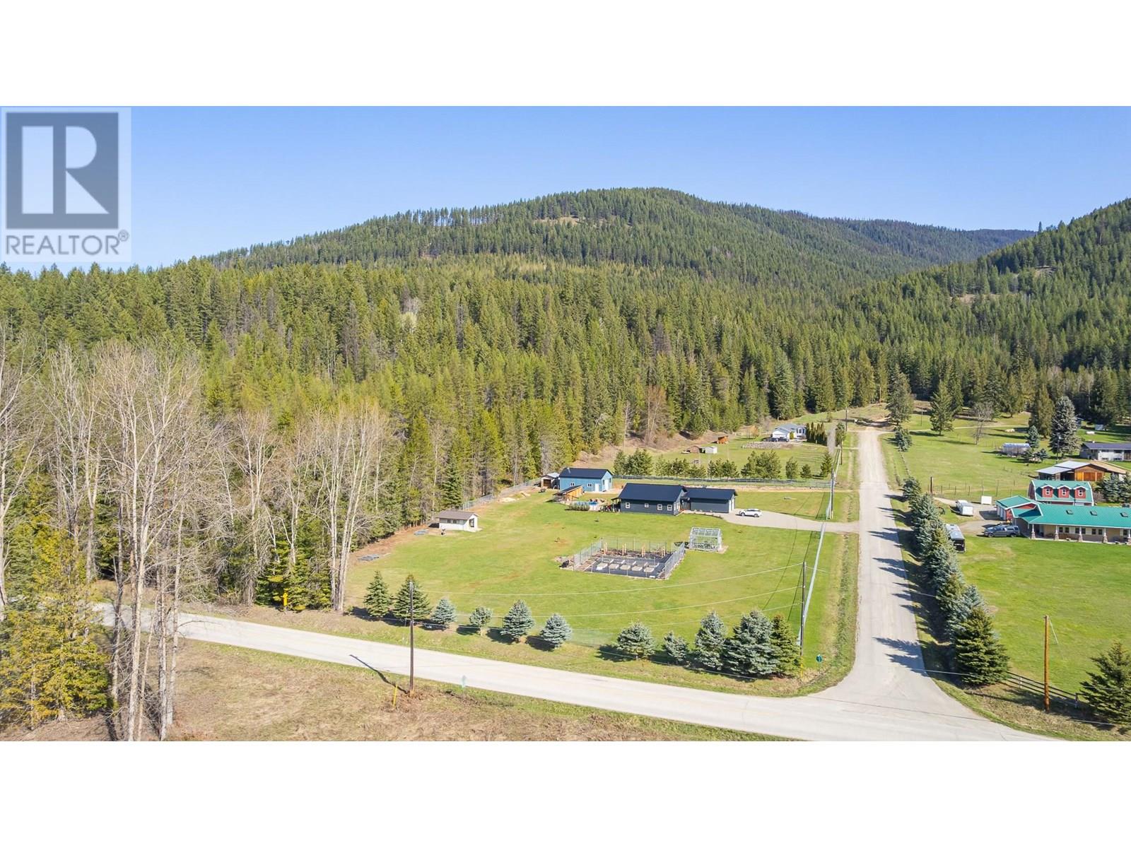 1087 Bear Brook Road, Creston