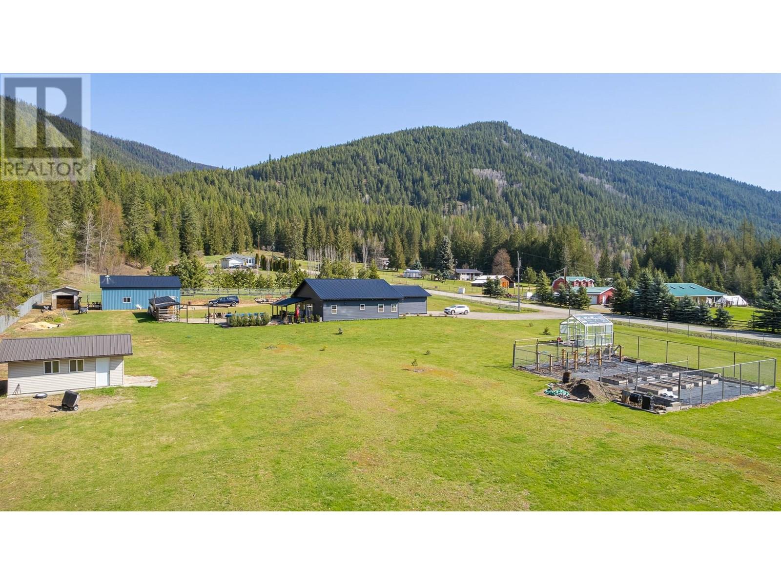 1087 Bear Brook Road, Creston