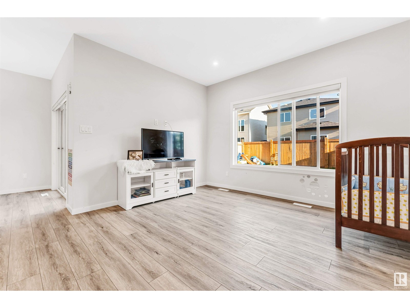Photo 23 of 448 Roberts Cr, Leduc AB
