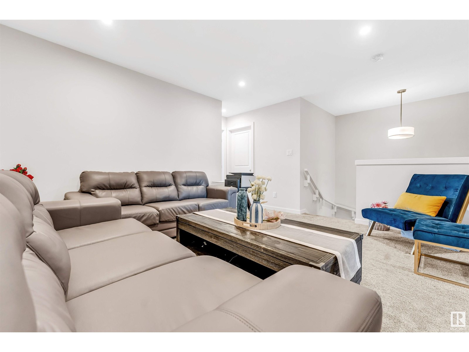 Photo 6 of 448 Roberts Cr, Leduc AB