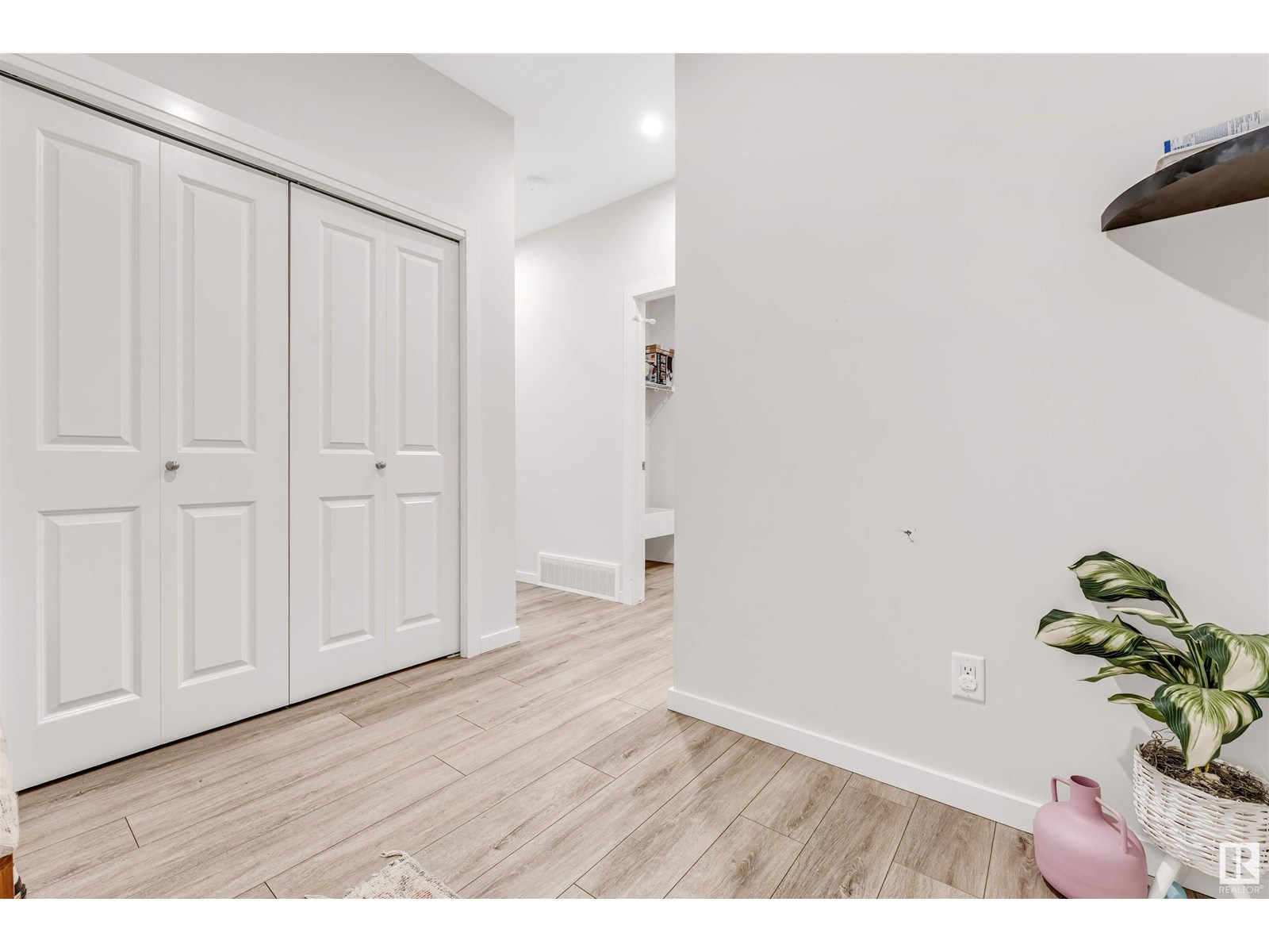Photo 25 of 448 Roberts Cr, Leduc AB