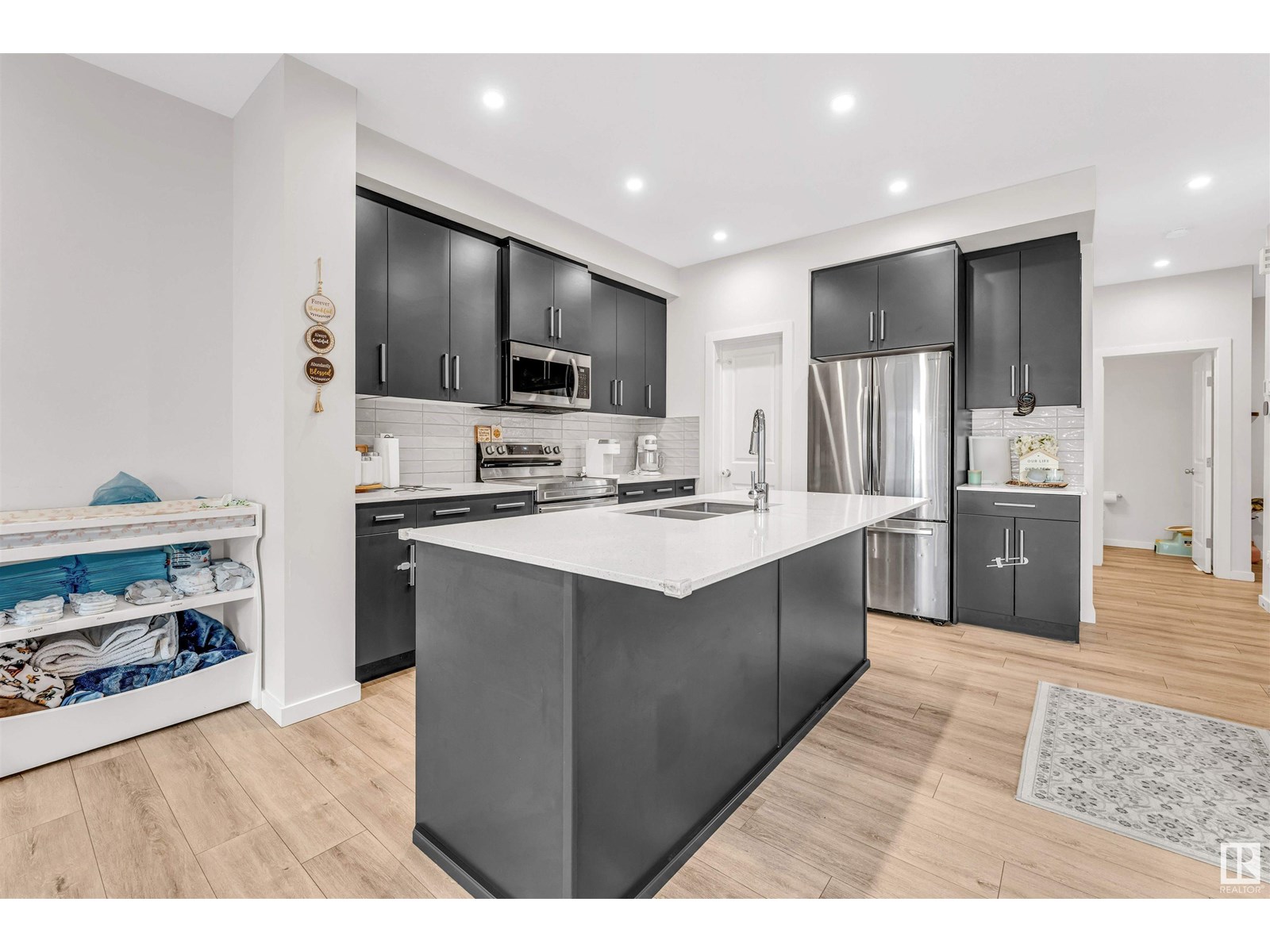 Photo 22 of 448 Roberts Cr, Leduc AB