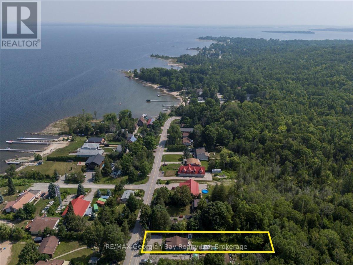 Photo 16 of 21 Grandview Road, Tay ON