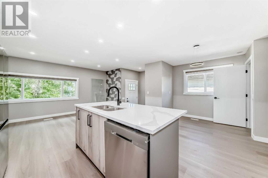 8428 Berkley Road NW, Calgary, Alberta